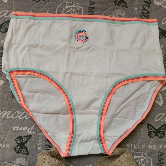 Wonder Nation Girl’s Briefs Set of 2 - Picture 5 of 7